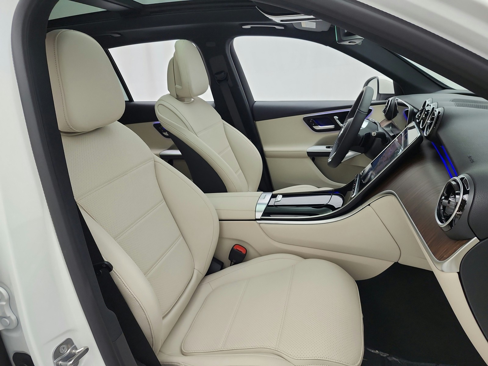 New 2027 Polar White Mercedes-Benz GLC 300 SUV image 14