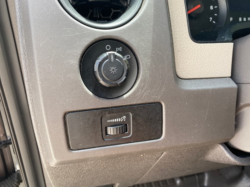 2010 Ford F-150 4 DR CREW XL LOW MILES 34,625 in , 