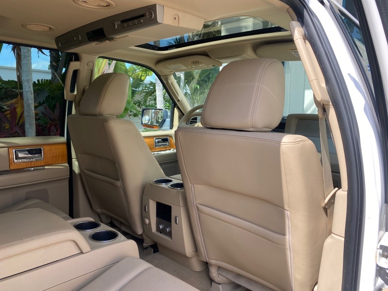 2010 Lincoln Navigator 4WD SUNROOF LOW MILES 31,209 in , 