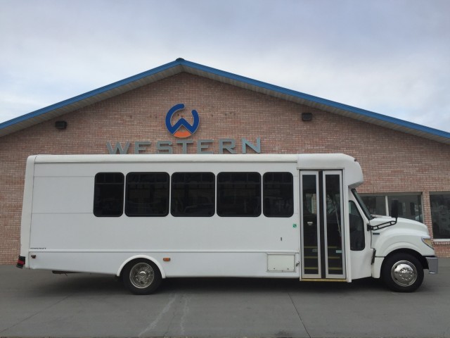 2015  Starcraft Shuttle Bus in , 