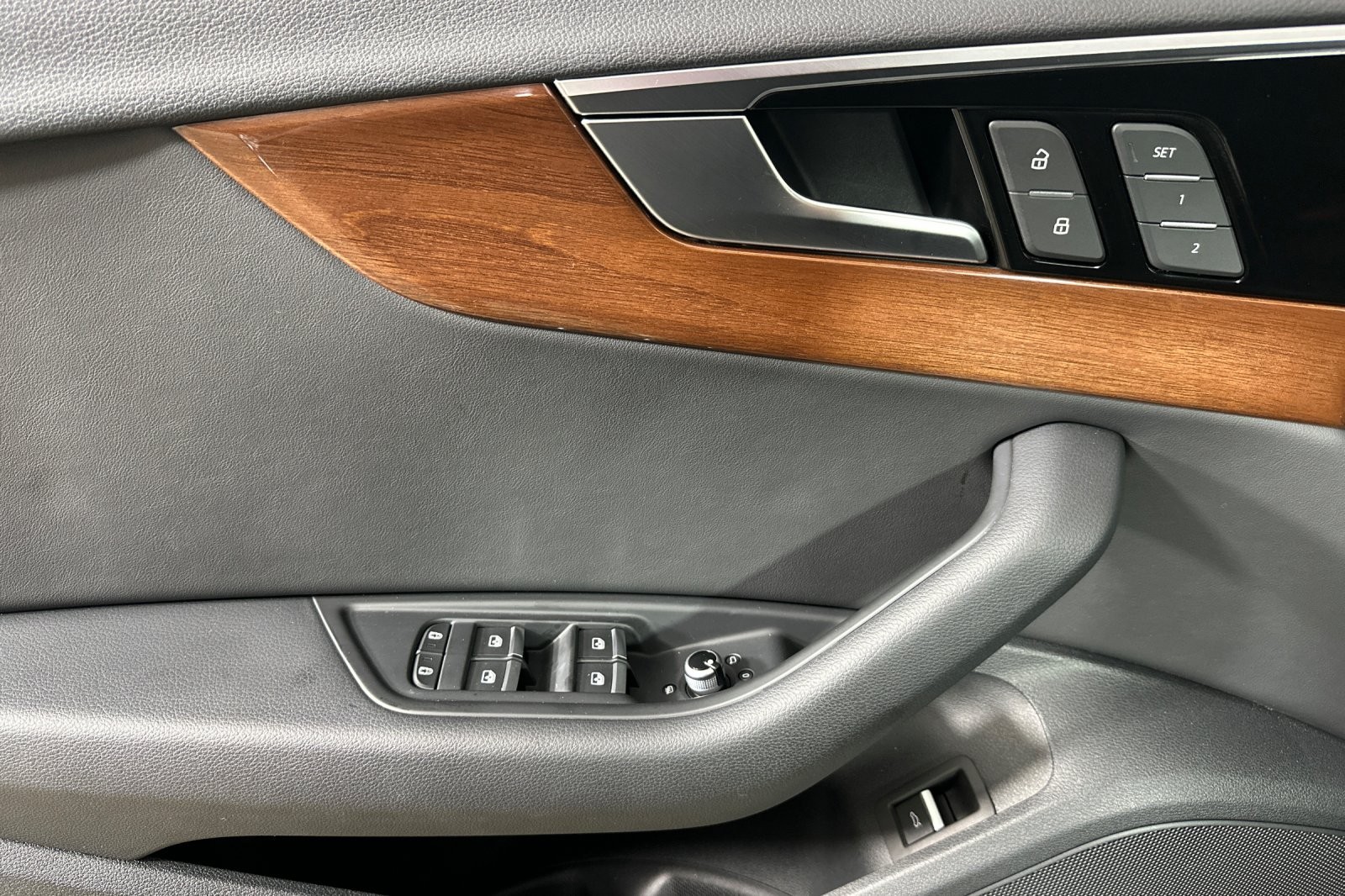 Used 2023 Brilliant Black Audi Premium 40 TFSI quattro image 10