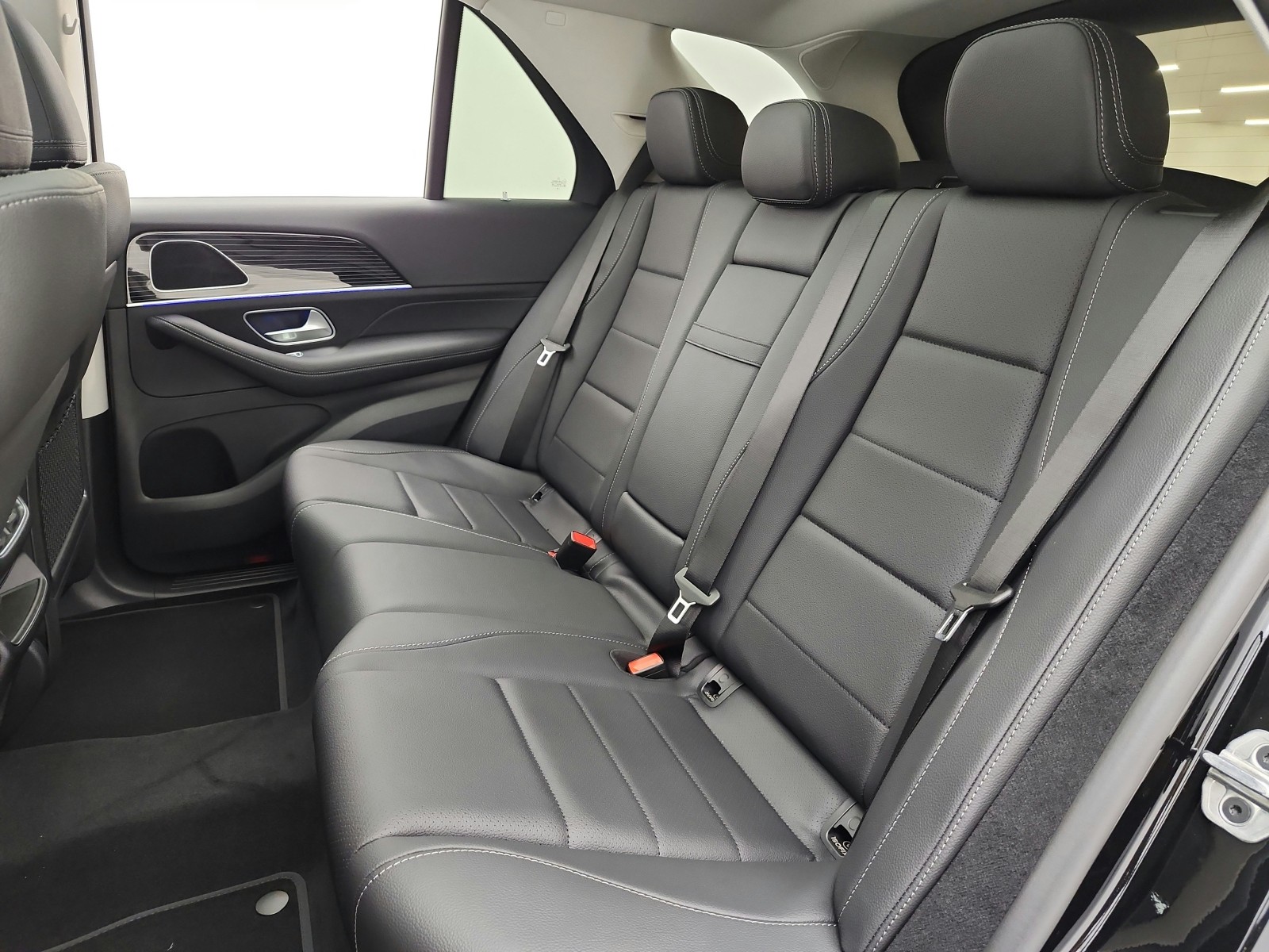New 2026 Black Mercedes-Benz GLE 450 4MATIC® SUV image 11