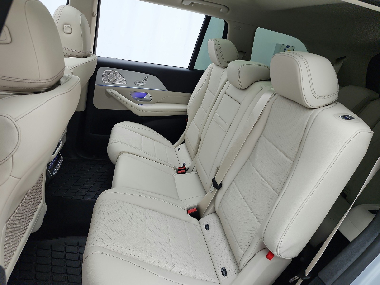 New 2026 Cirrus Silver Metallic Mercedes-Benz GLS 450 4MATIC® SUV image 11