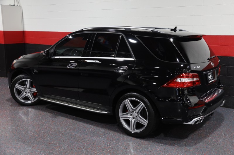 2014 Mercedes-Benz ML63 AMG Designo w/Performance Package 4-Matic 4dr Suv in , 