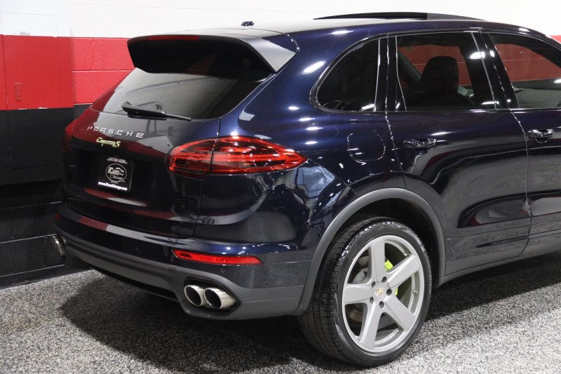 2016 Porsche Cayenne S E-Hybrid 4dr Suv in ,