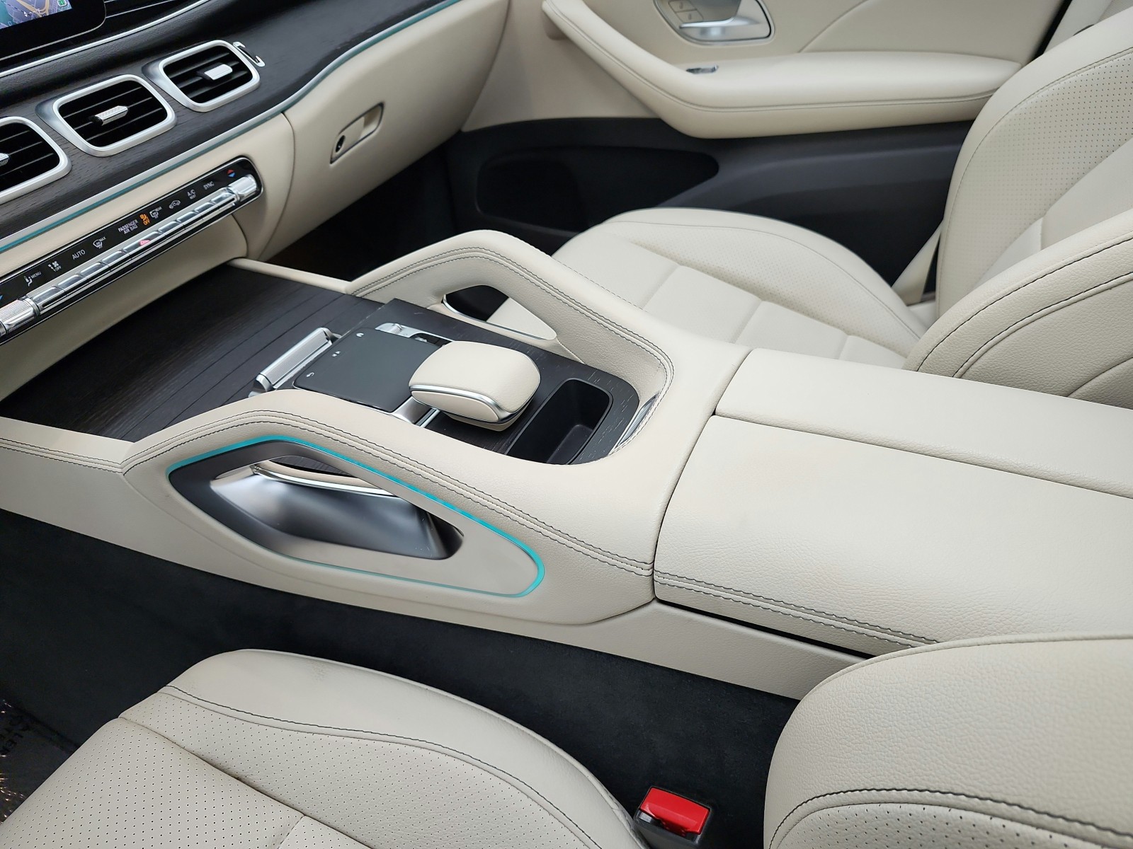 Used 2020 Black Mercedes-Benz GLE 350 4MATIC® SUV image 13