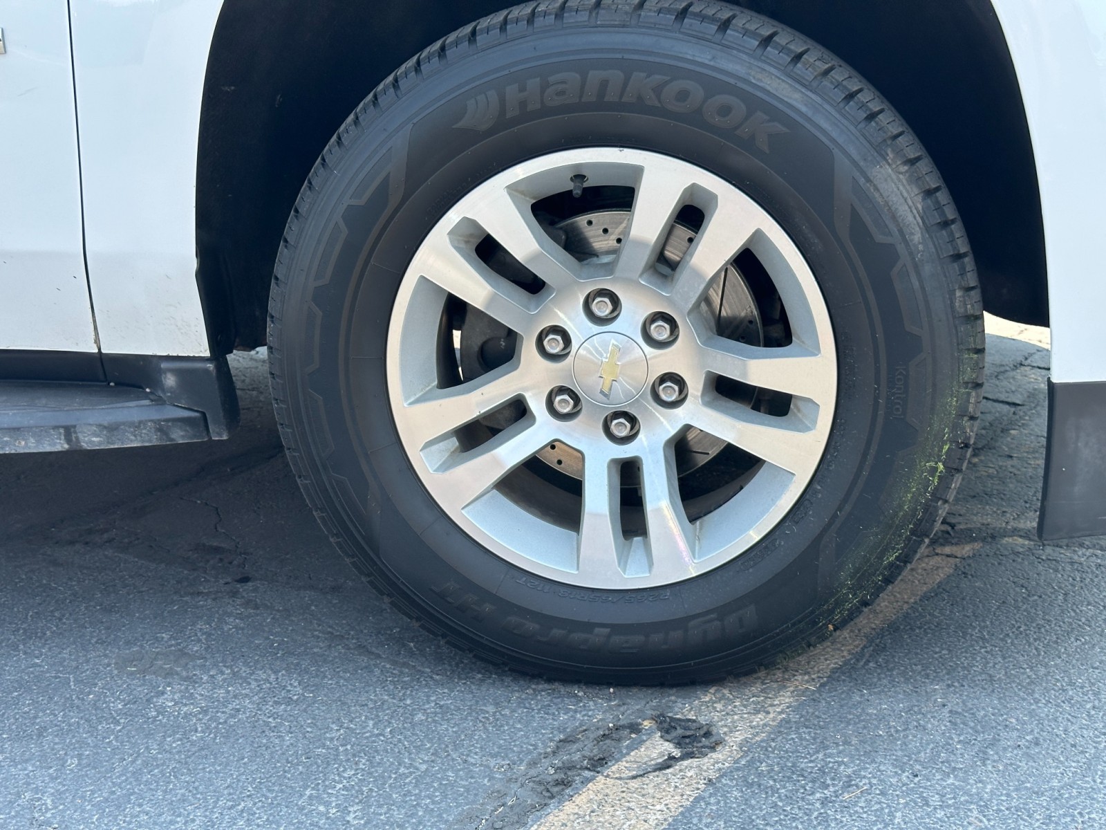 2019 Chevrolet Suburban LT 4