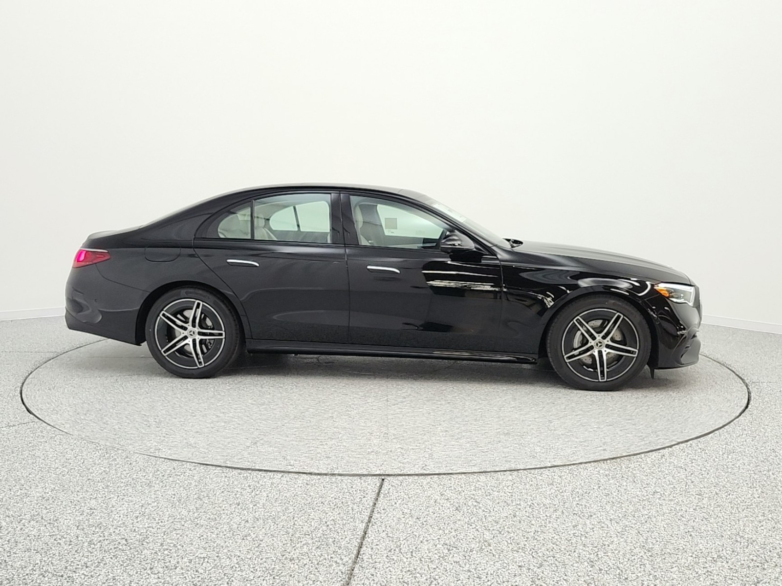 New 2026 Black Mercedes-Benz E 450 4MATIC® Sedan image 4