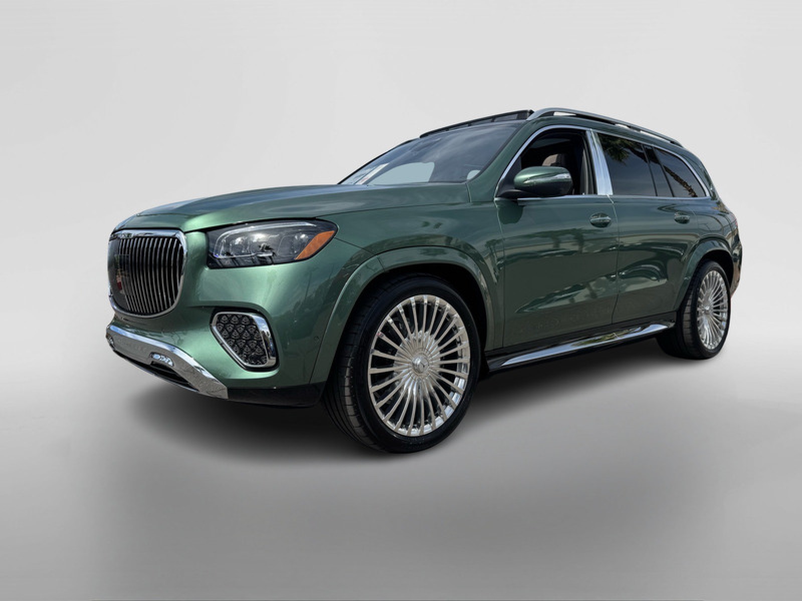 New 2026 MANUFAKTUR Ireland Mid Green Metallic Mercedes-Benz Maybach GLS 600 4MATIC® SUV image 9