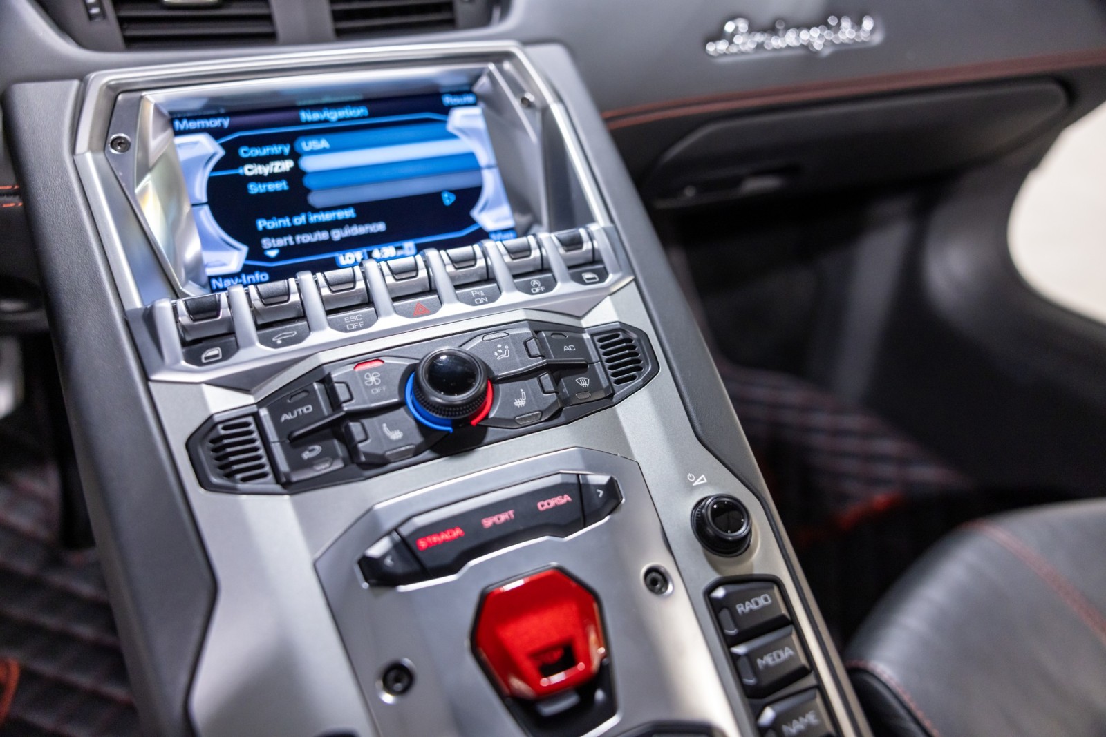 2015 Lamborghini Aventador Roadster LP 700-4 photo 36