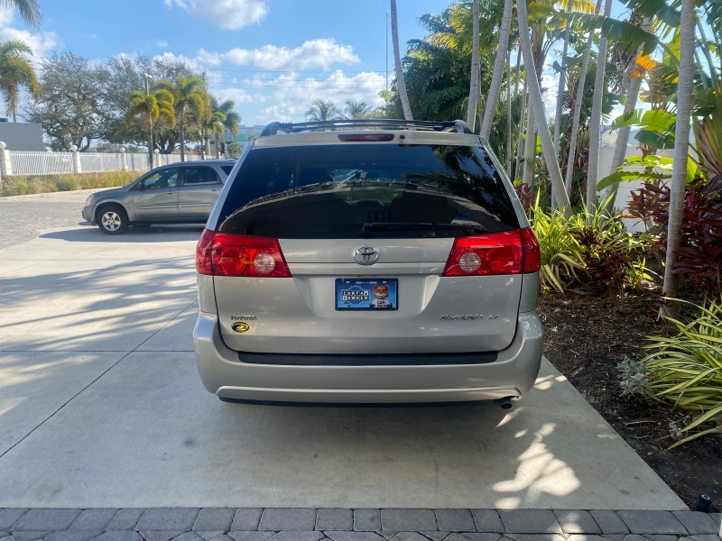 2010 Toyota Sienna LE LOW MILES 41,871 1 OWNER 7 PASSENGER in , 