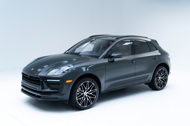 2022  Macan  in , 