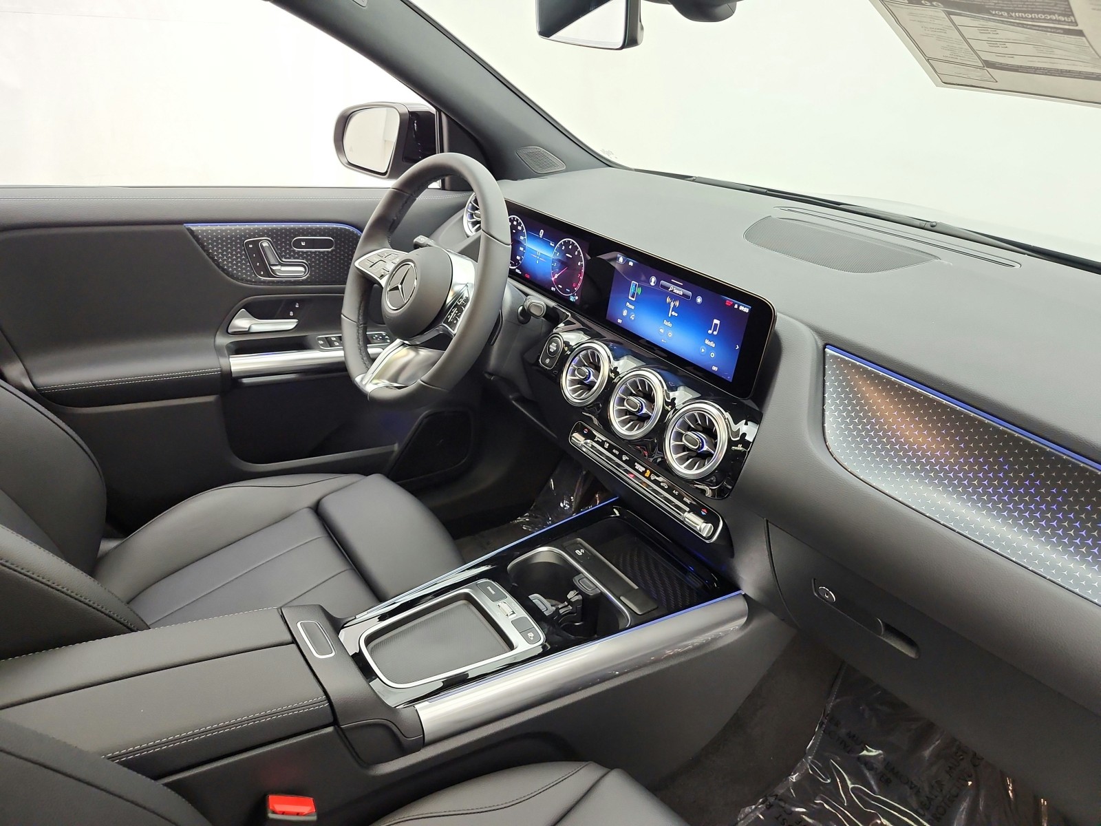 New 2026 Mountain Grey Metallic Mercedes-Benz GLA 250 SUV image 13