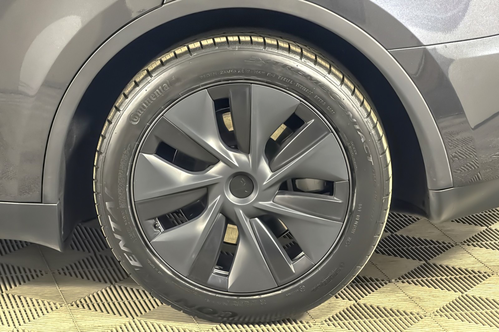 Used 2025 STEALTH GRAY Tesla Long Range AWD *Ltd Avail* image 25