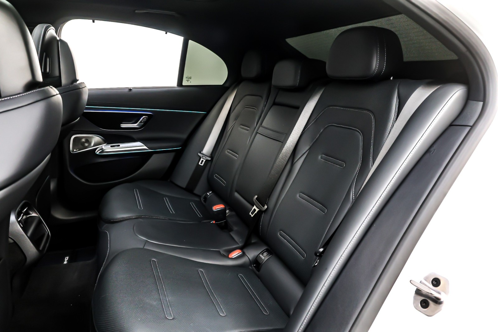 Certified Used 2026 MANUFAKTUR Moonlight White Magno Mercedes-Benz AMG® E 53 E 4MATIC+ Sedan image 10