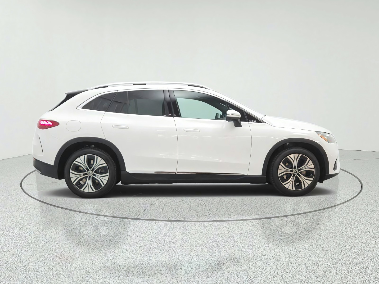 New 2027 Polar White Mercedes-Benz EQE 320+ SUV image 4