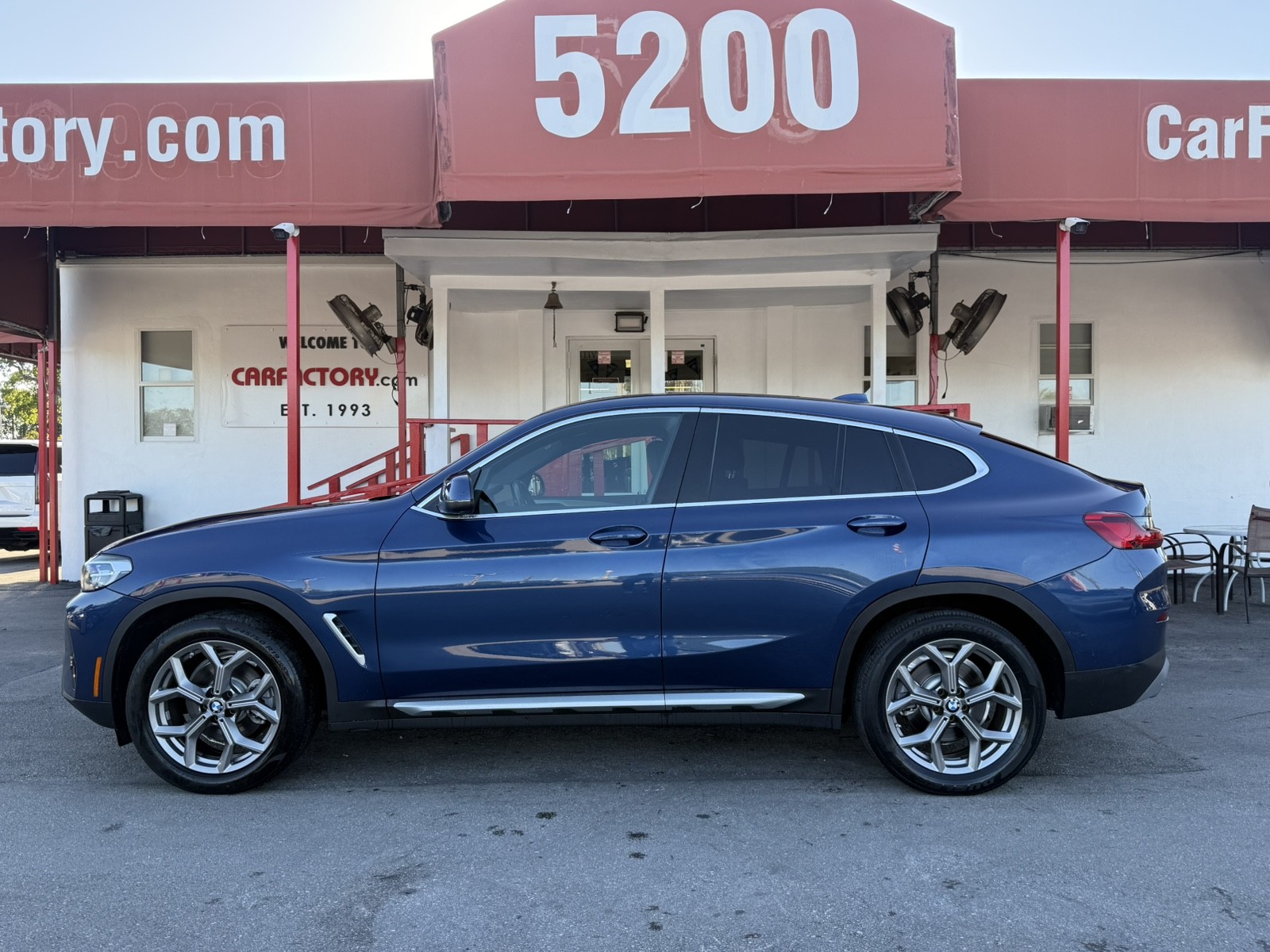 View vehicle photo 6
