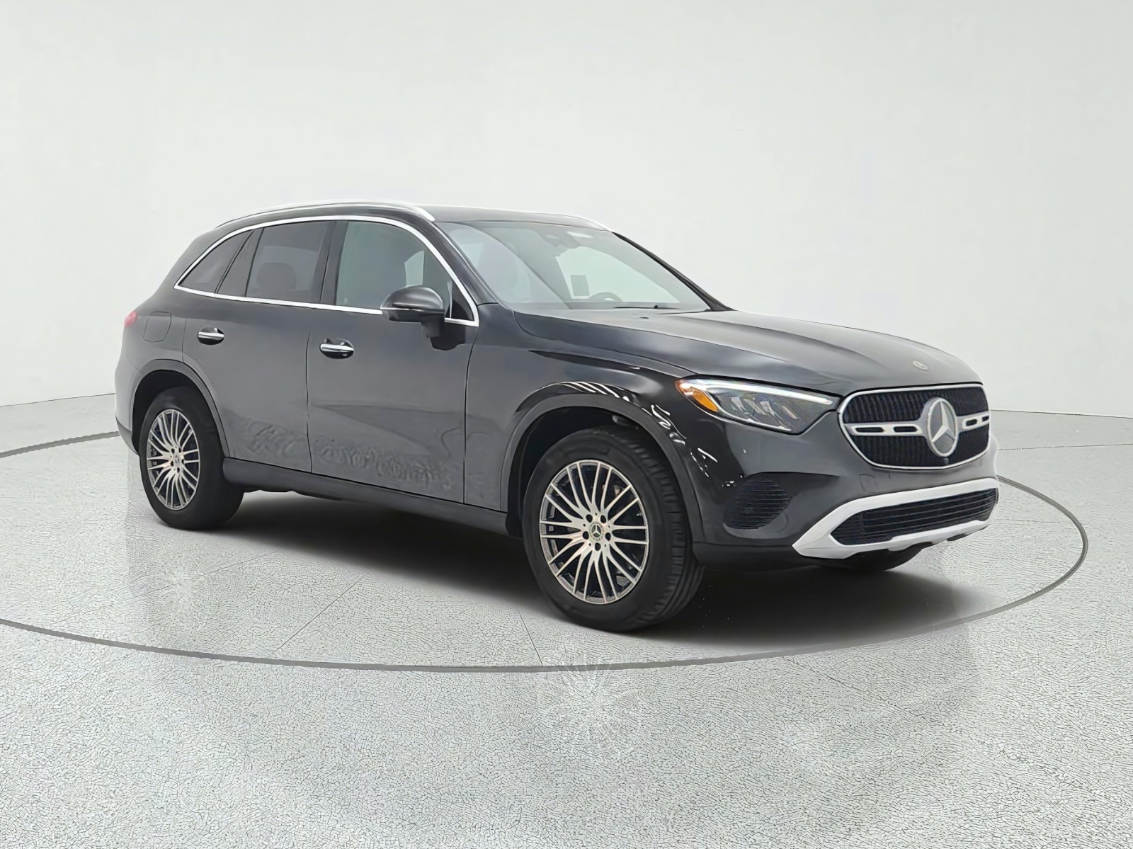 New 2026 Graphite Grey Metallic Mercedes-Benz GLC 300 SUV image 3