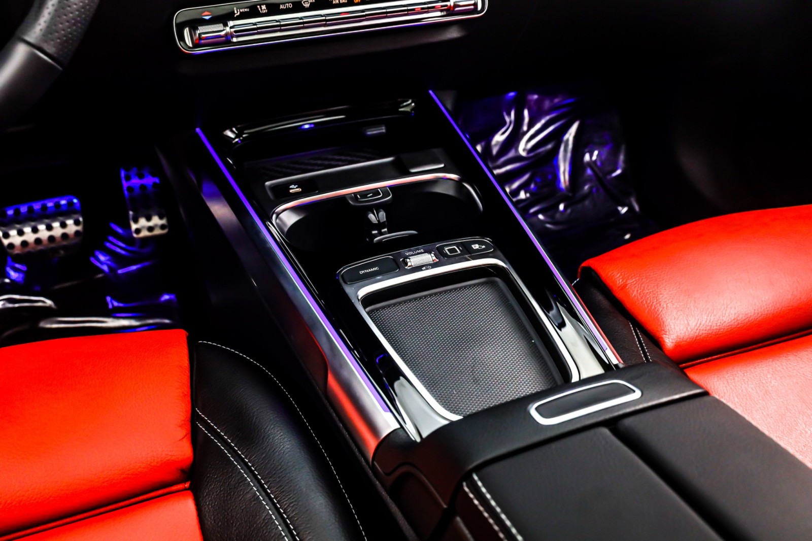 New 2026 Polar White Mercedes-Benz GLB 250 image 6