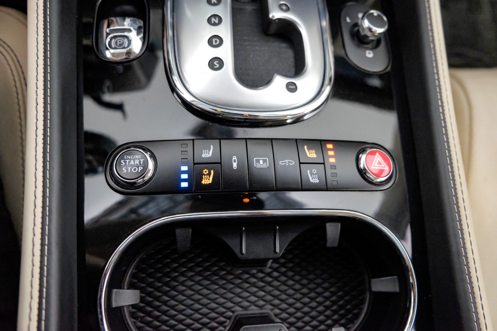 2015 Bentley Flying Spur V8 Mulliner RearEntertainment 21Alloys PicnicTable 29