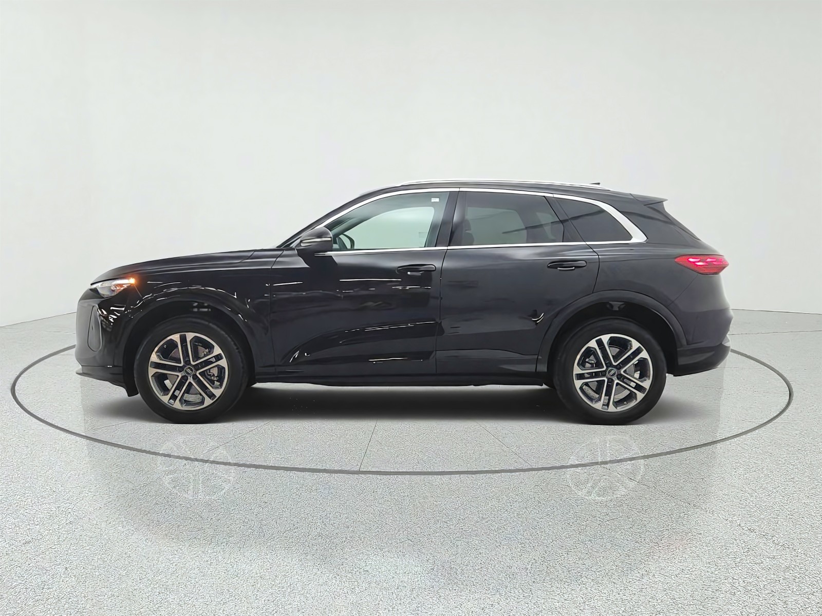 Used 2025 Mythos Black Metallic Audi Premium Plus image 8
