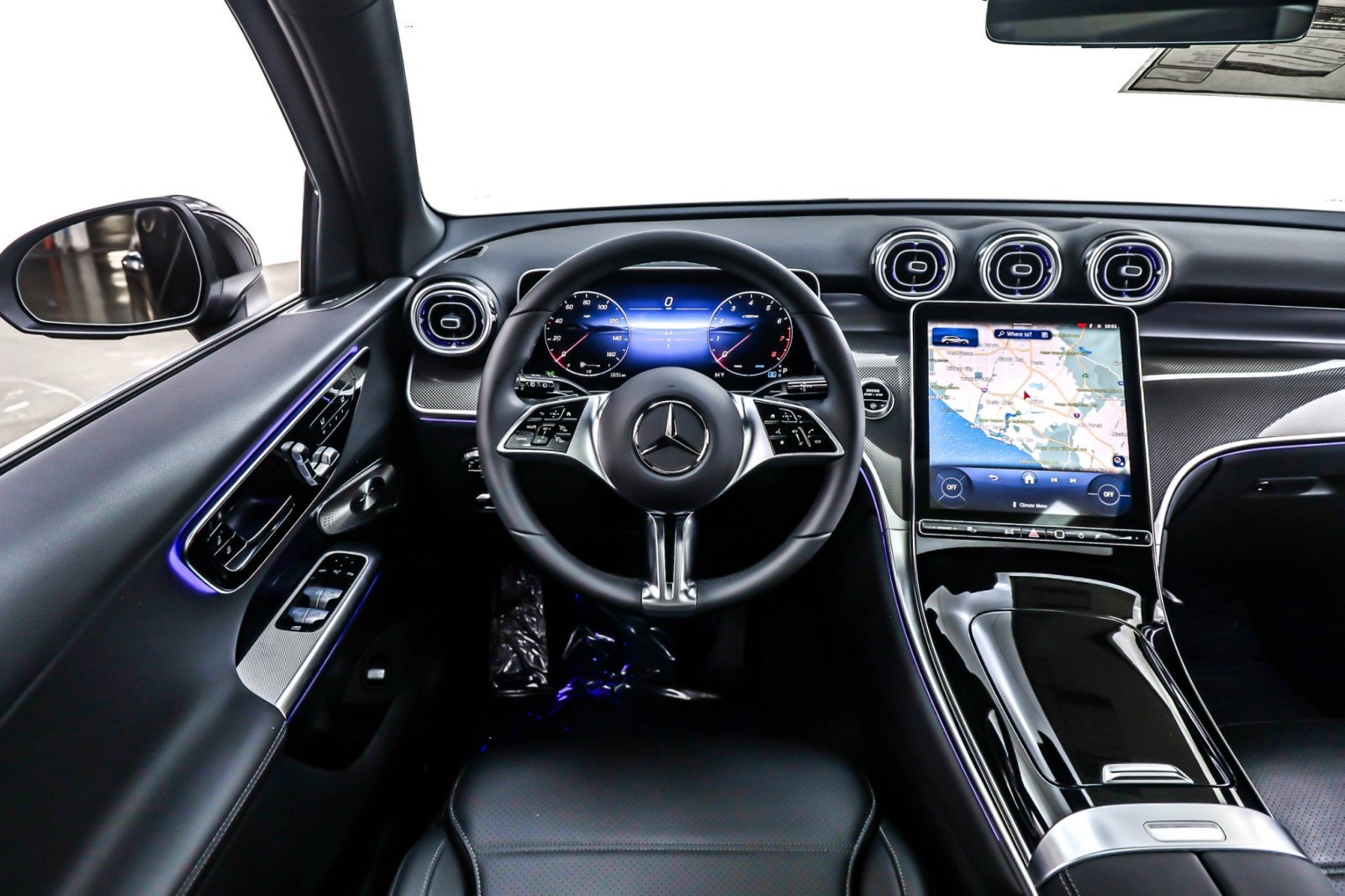 New 2026 Graphite Grey Metallic Mercedes-Benz GLC 300 image 4