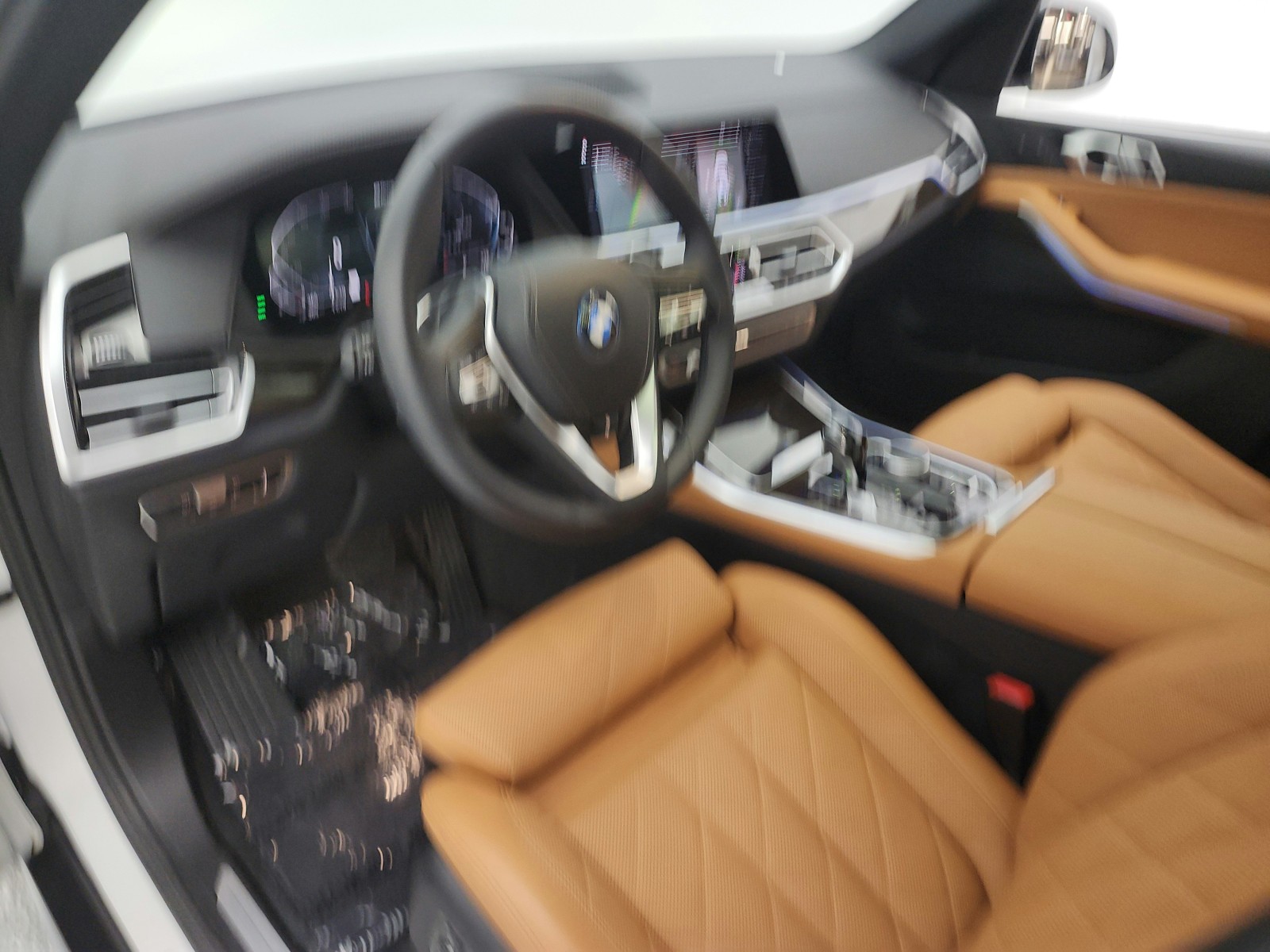 Used 2023 Mineral White Metallic BMW xDrive45e Plug-In Hybrid image 10