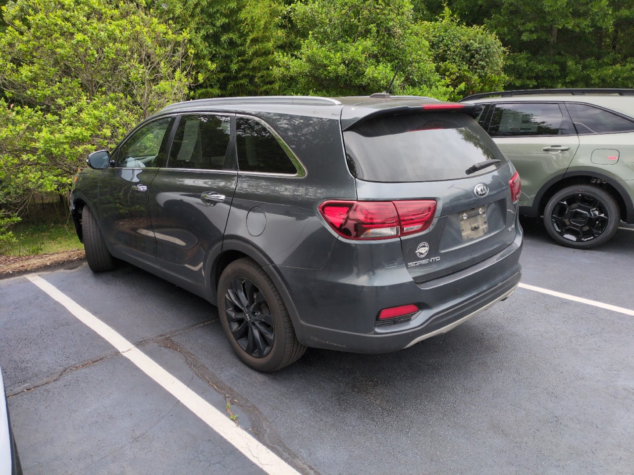 View vehicle photo 4