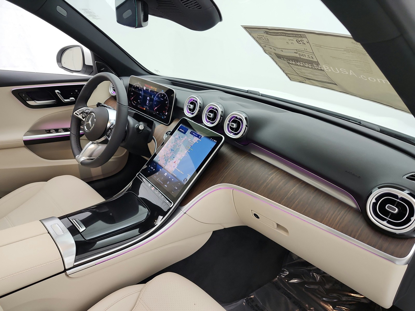 New 2026 MANUFAKTUR Moonlight White Metallic Mercedes-Benz C 300 image 15