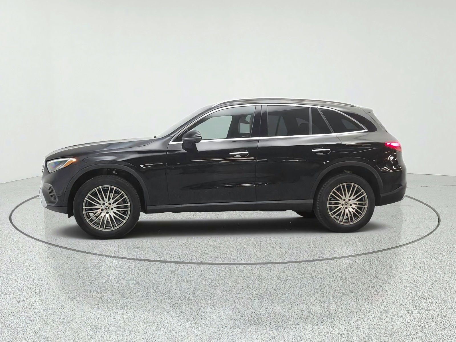New 2027 Obsidian Black Metallic Mercedes-Benz GLC 300 SUV image 8