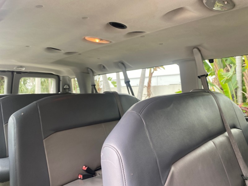 2008 Ford Econoline Wagon XLT 15 PASSENGERS E350 CLEAN in , 