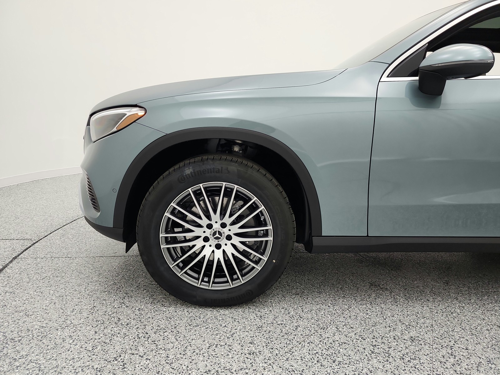 New 2026 Verde Silver Metallic Mercedes-Benz GLC 300 image 12