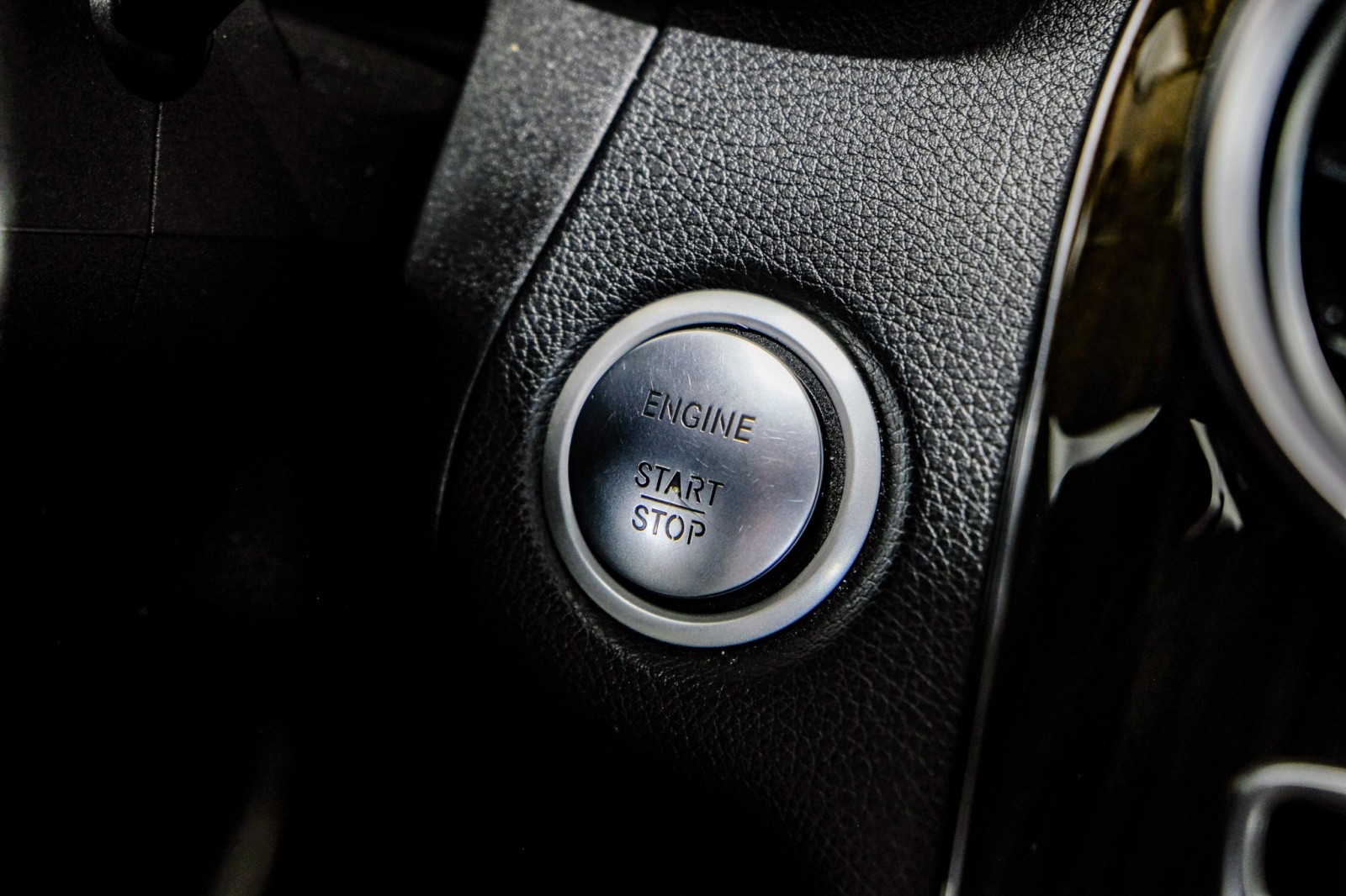 2015 Mercedes-Benz C300 SPORT BLIND SPOT ASSIST NAVIGATION LEATHER SEATS R 20