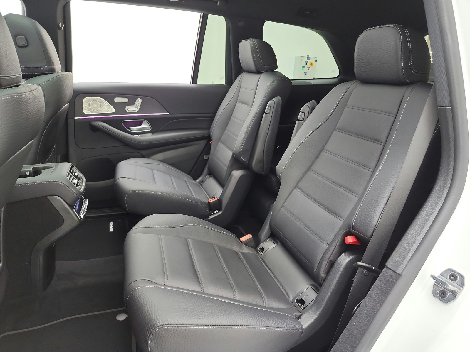 New 2026 Polar White Mercedes-Benz GLS 450 4MATIC® SUV image 11
