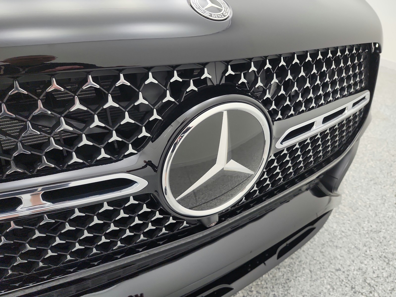 New 2026 Black Mercedes-Benz GLE 450 image 13