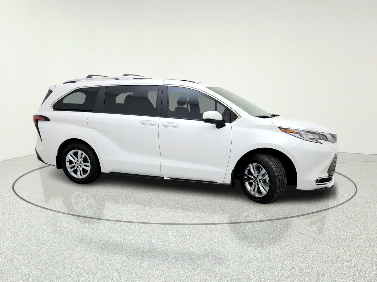 Used 2025 WINDCHILL PEARL Toyota Rear-Entry handicap Conversions 5 PASSENGER image 6