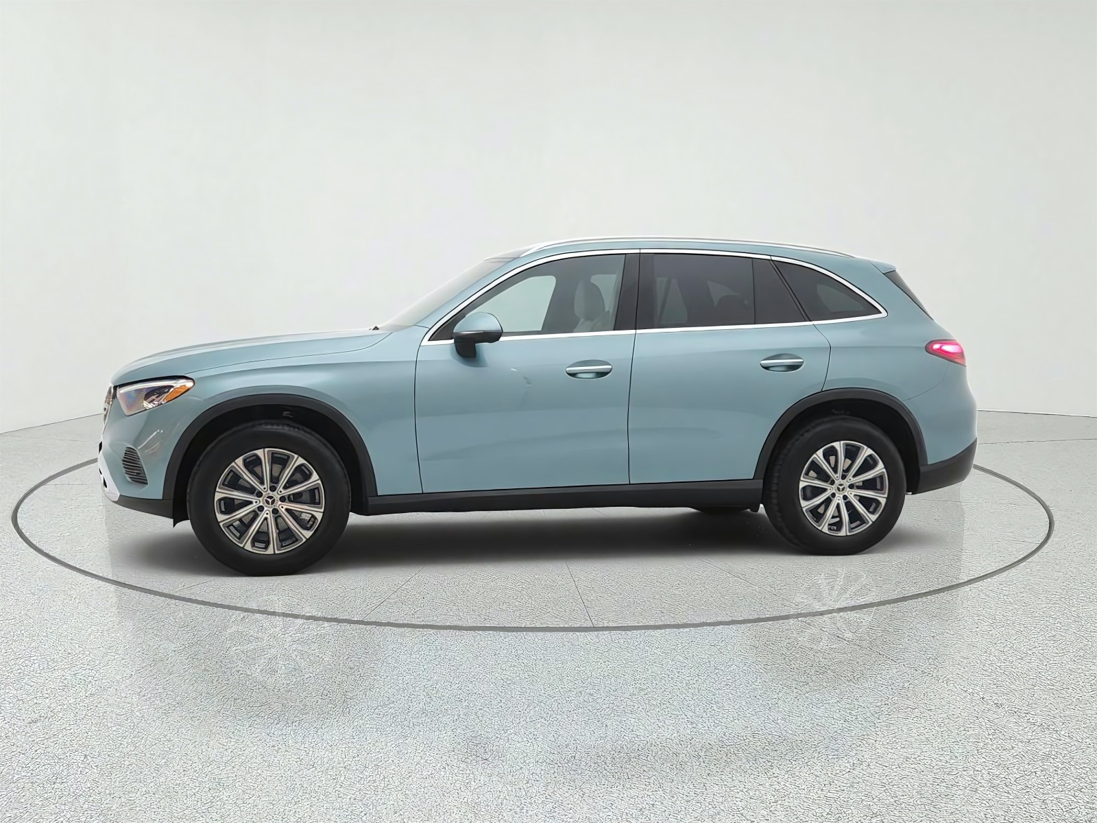 Certified Used 2026 Verde Silver Metallic Mercedes-Benz GLC 300 SUV image 7