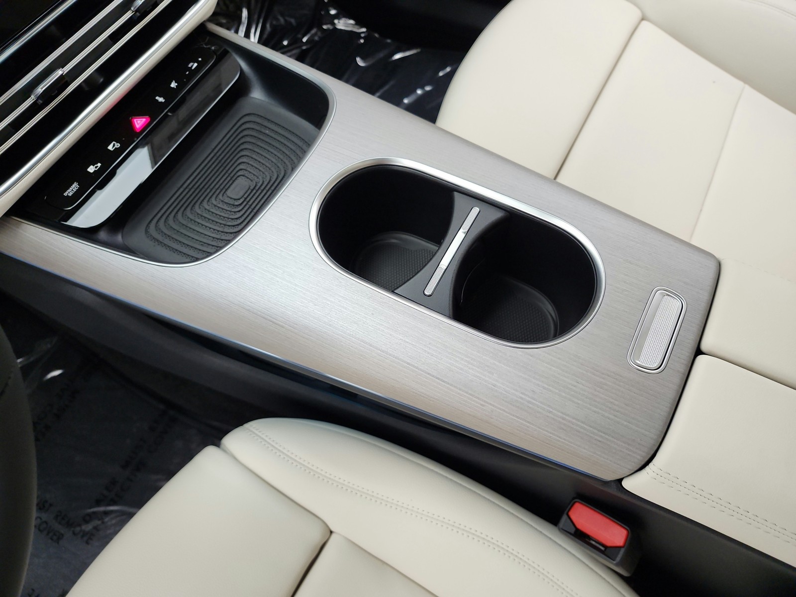 New 2027 Polar White Mercedes-Benz CLA 220 Hybrid FWD image 9