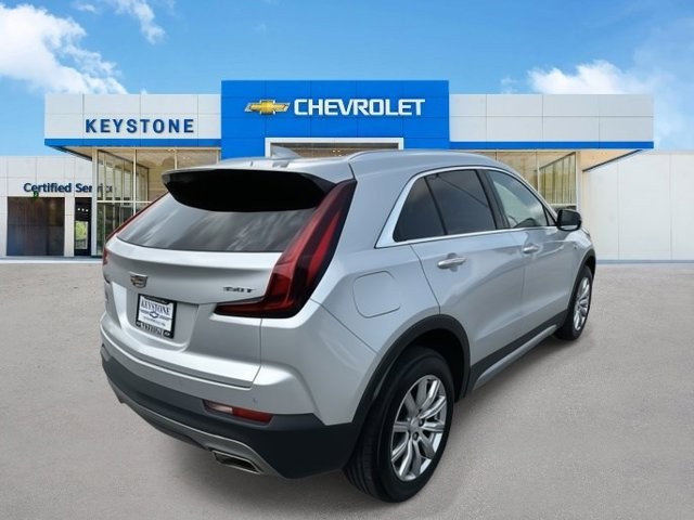 2022 Cadillac XT4 AWD Premium Luxury 3