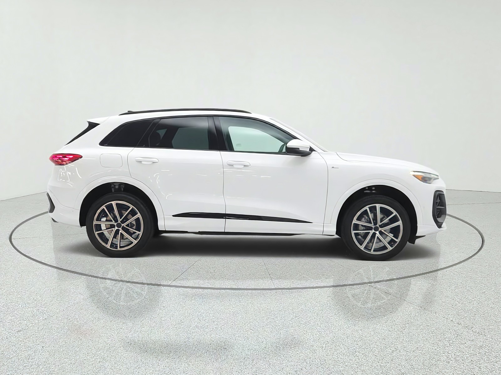 New 2026 Arkona White Audi Premium Plus 2.0 TFSI quattro image 4