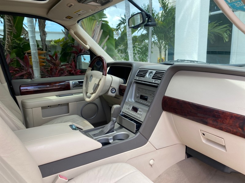 2004 Lincoln Navigator LOW MILES 67,511 SUNROOF in ,