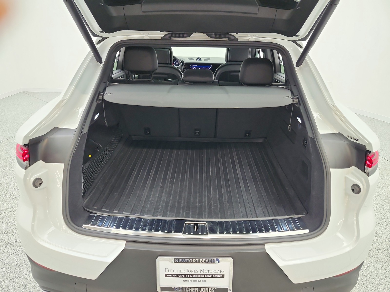 Used 2024 White Porsche Coupe AWD image 31