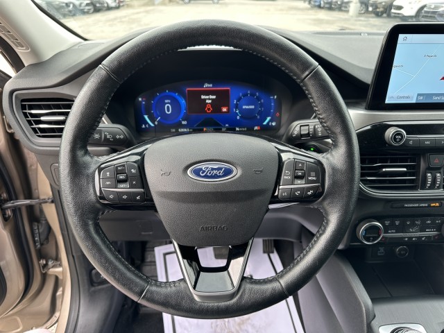 2021 Ford Escape Titanium 12