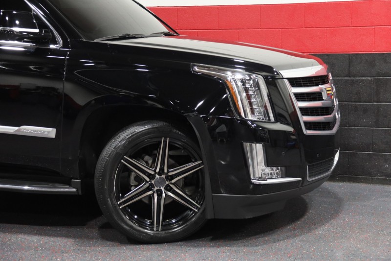 2016 Cadillac Escalade Luxury Collection 4WD 4dr Suv in , 