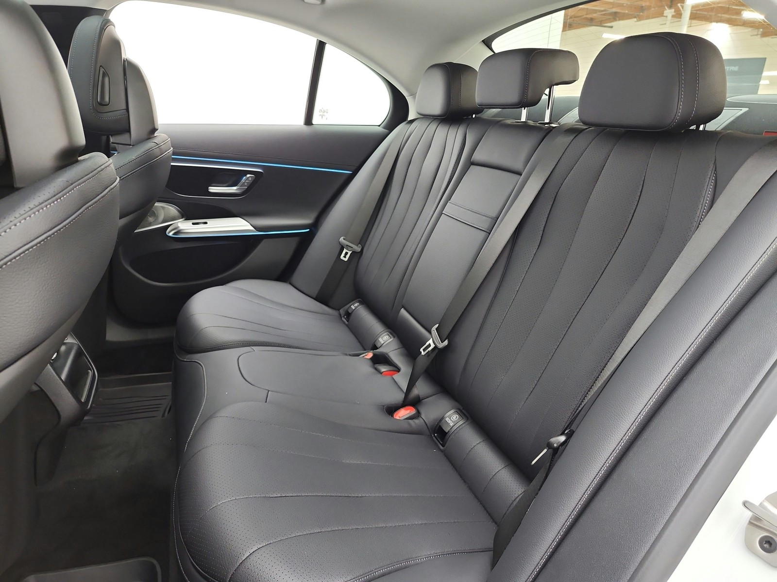 New 2027 Polar White Mercedes-Benz E 450 4MATIC® Sedan image 11