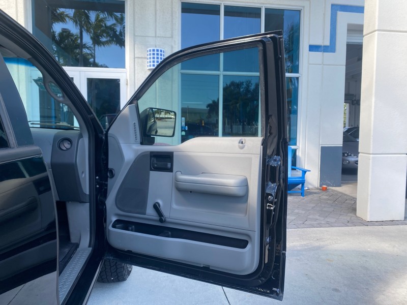 2006 Ford F-150 STX 4 DOOR LOW MILES 92,223 in ,