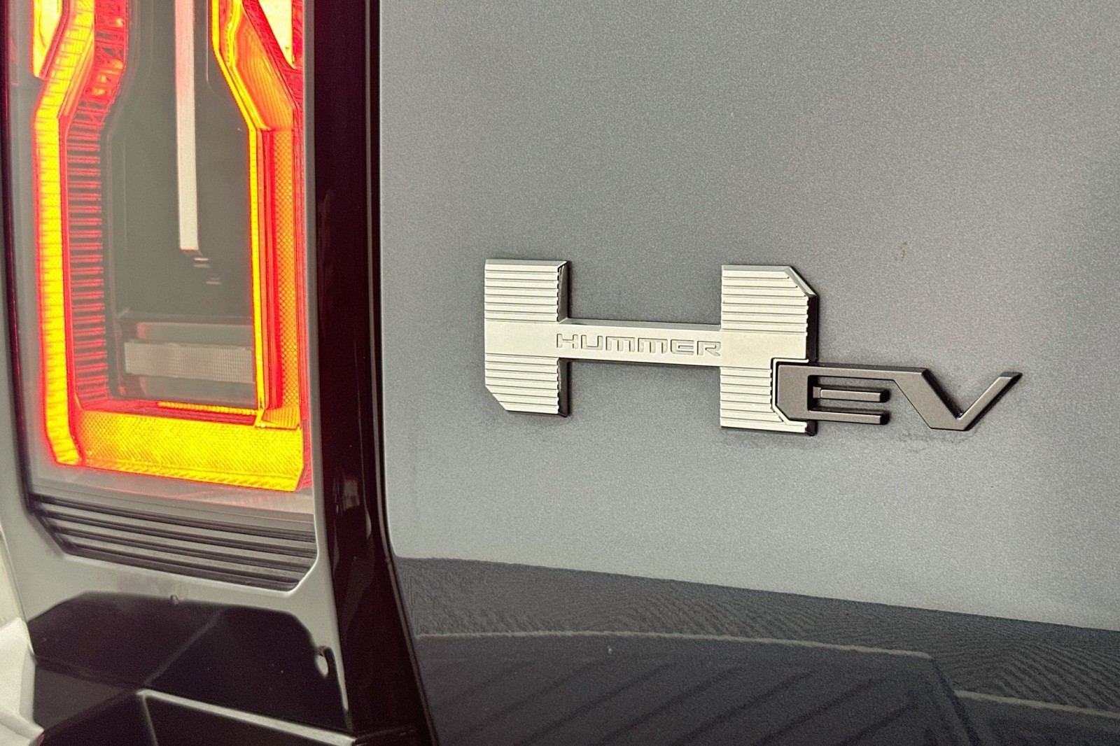 Used 2026 Graphite Blue Metallic GMC 2X image 10