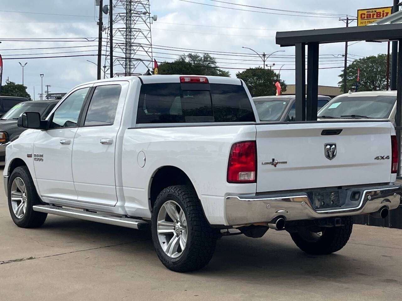 View vehicle photo 7