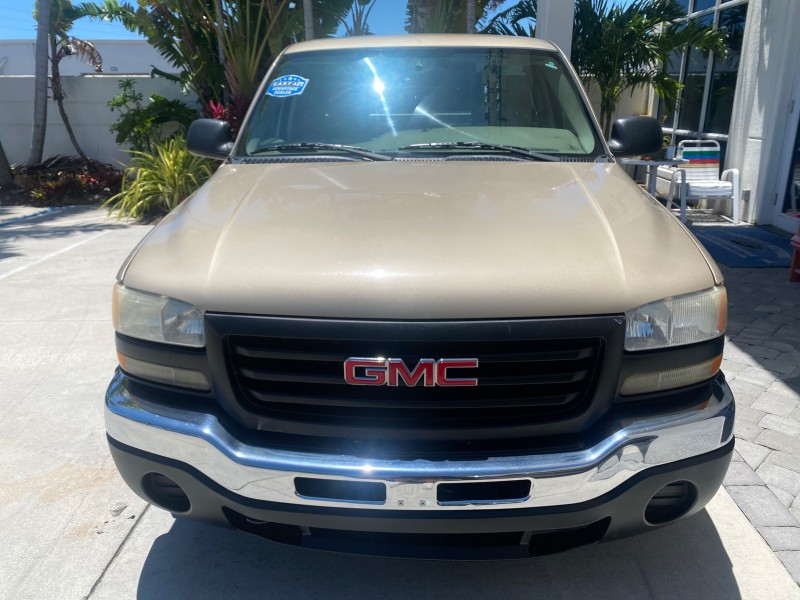 2005 GMC Sierra 1500 LOW MILES 83837 AC NO ACCIDENTS in ,