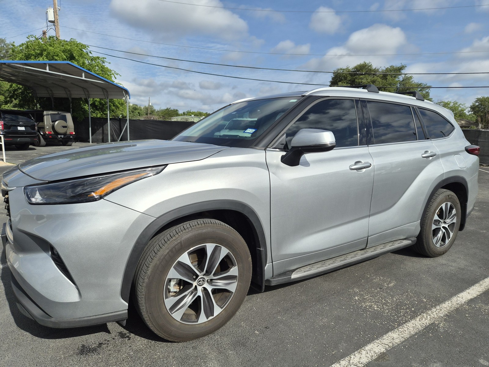 Used Car 2022 Toyota Highlander  Xle For Sale Under $35,000 In Austin, Texas